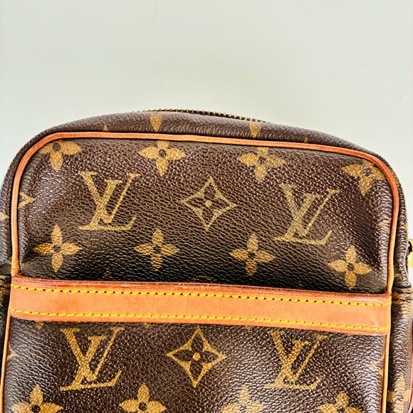 Louis Vuitton Danube Bag Vintage Crossbody Monogram Comes with COA and Dustbag - Picture 3 of 16